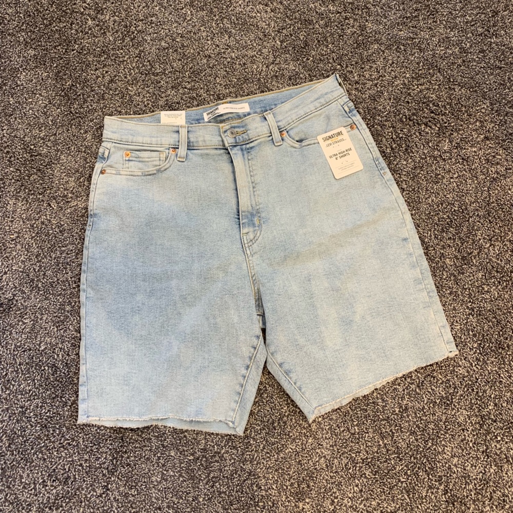 Levi Bermuda Shorts